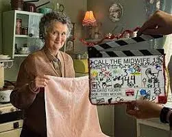 《呼叫助产士 第十三季》：温情回归，守护生命的光辉